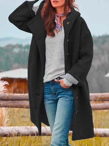 Veste douillette Serena chaude et élégante pour femme. Manteau hivernal coupe ajustée, confort et style.