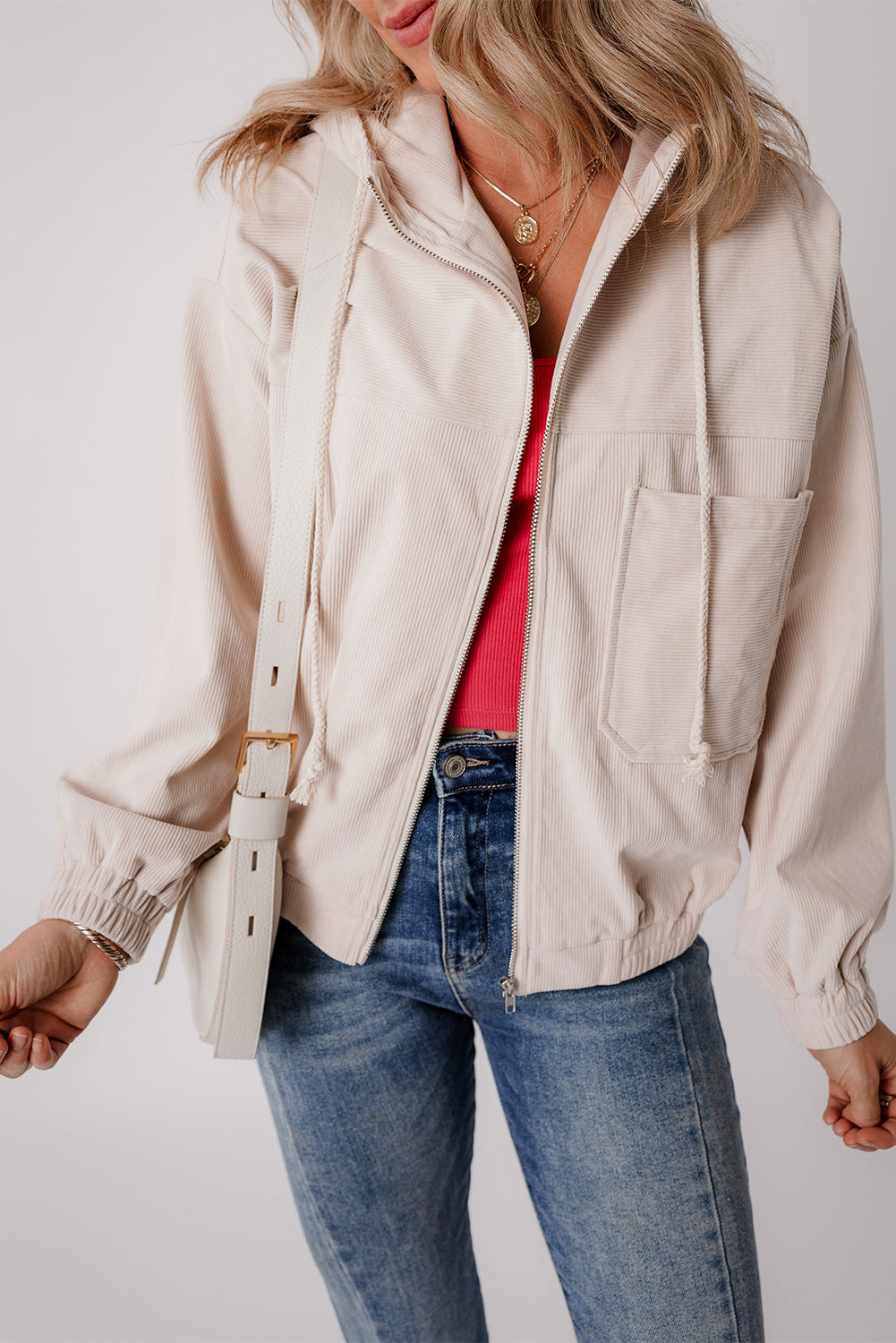 "Veste décontractée velours côtelé marron avec capuche, coupe fluide pour femmes, élégante et tendance"