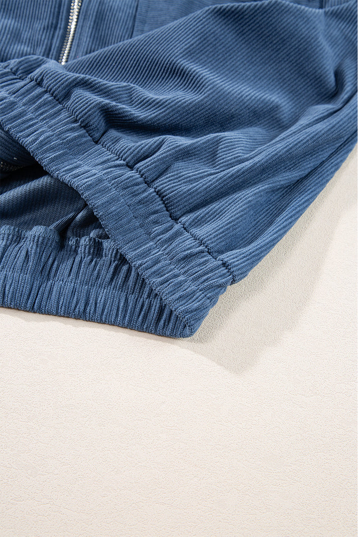 "Veste décontractée velours côtelé marron avec capuche, coupe fluide pour femmes, élégante et tendance"