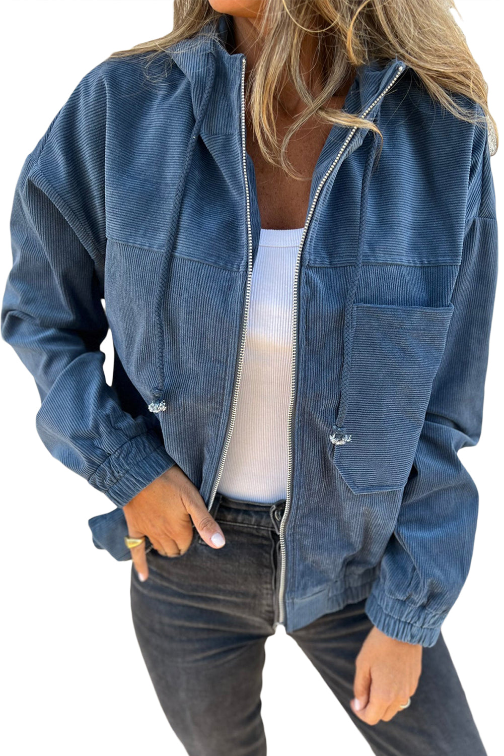 "Veste décontractée velours côtelé marron avec capuche, coupe fluide pour femmes, élégante et tendance"