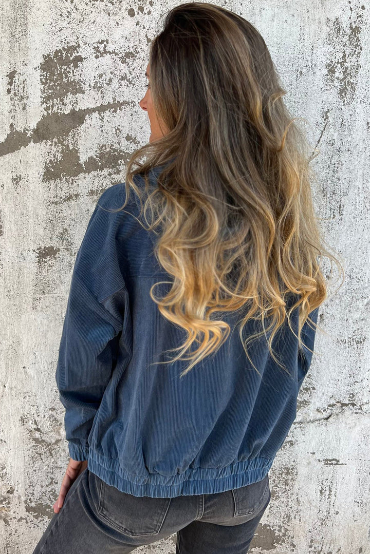 "Veste décontractée velours côtelé marron avec capuche, coupe fluide pour femmes, élégante et tendance"