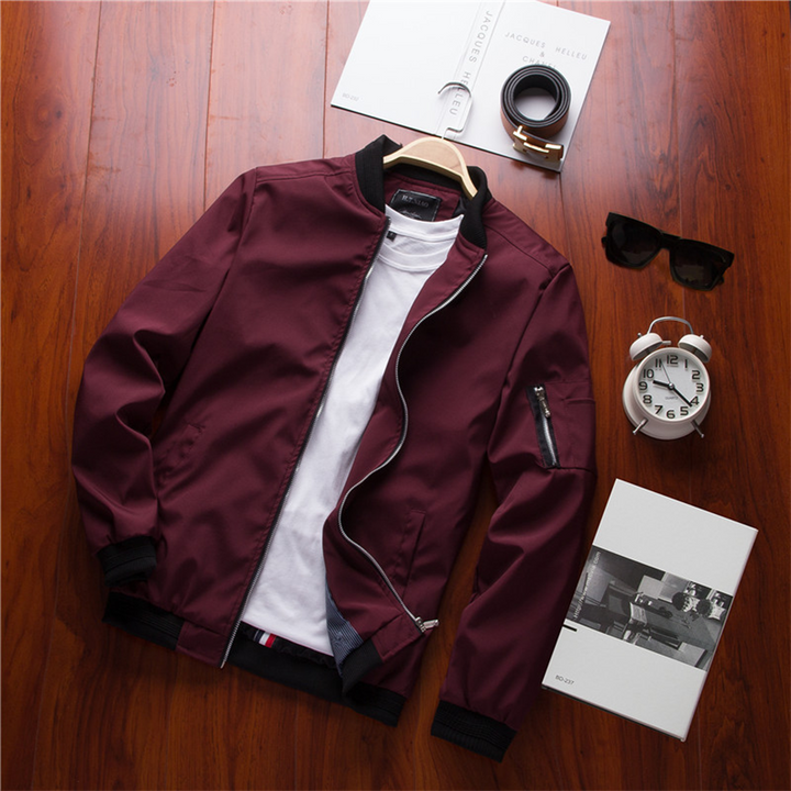Veste d'été homme légère et décontractée.  Coupe courte, idéale pour le printemps/été.