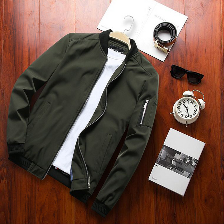 Veste d'été homme légère et décontractée.  Coupe courte, idéale pour le printemps/été.
