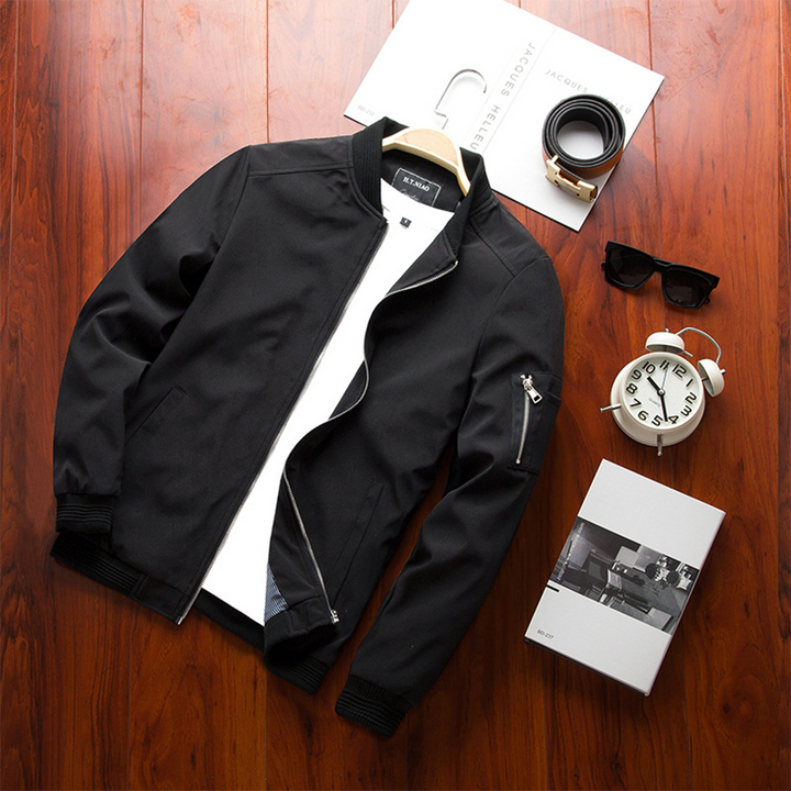 Veste d'été homme légère et décontractée.  Coupe courte, idéale pour le printemps/été.