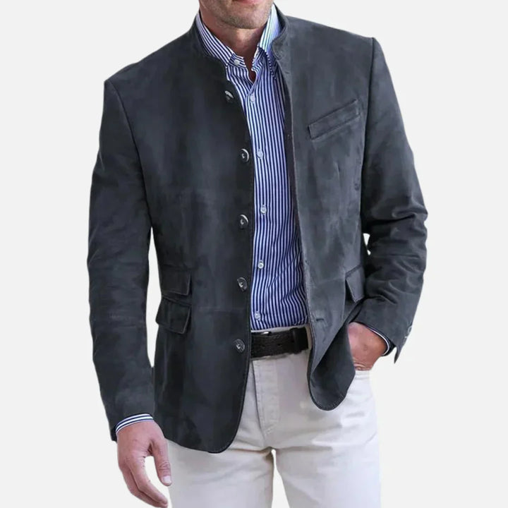 "Veste élégante pour homme, coupe impeccable, tissu italien haut de gamme, couleur bleue, boutons raffinés pour chaque occasi