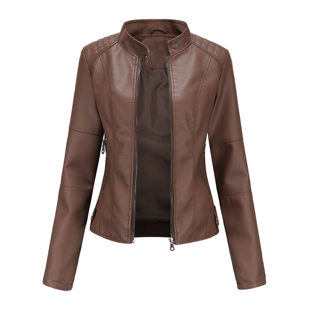 Veste en cuir femme, coupe élégante et intemporelle.  Modèle chic et polyvalent.