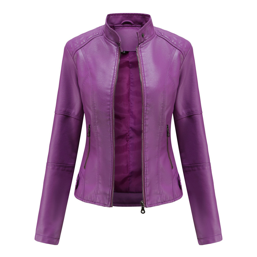 Veste en cuir femme, coupe élégante et intemporelle.  Modèle chic et polyvalent.