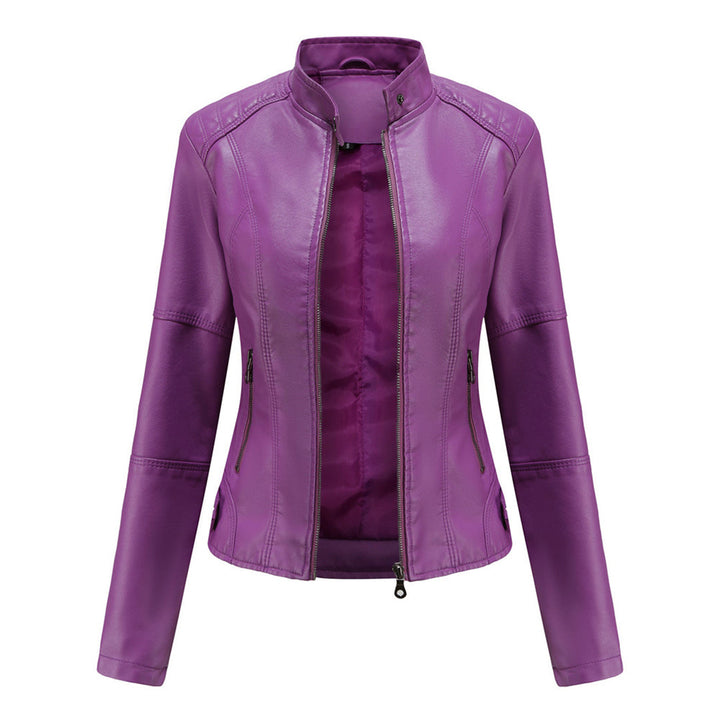Veste en cuir femme, coupe élégante et intemporelle.  Modèle chic et polyvalent.