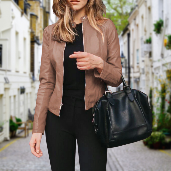 Veste femme Melly en cuir souple, style moderne et élégant. Parfaite pour les tendances printemps-automne.