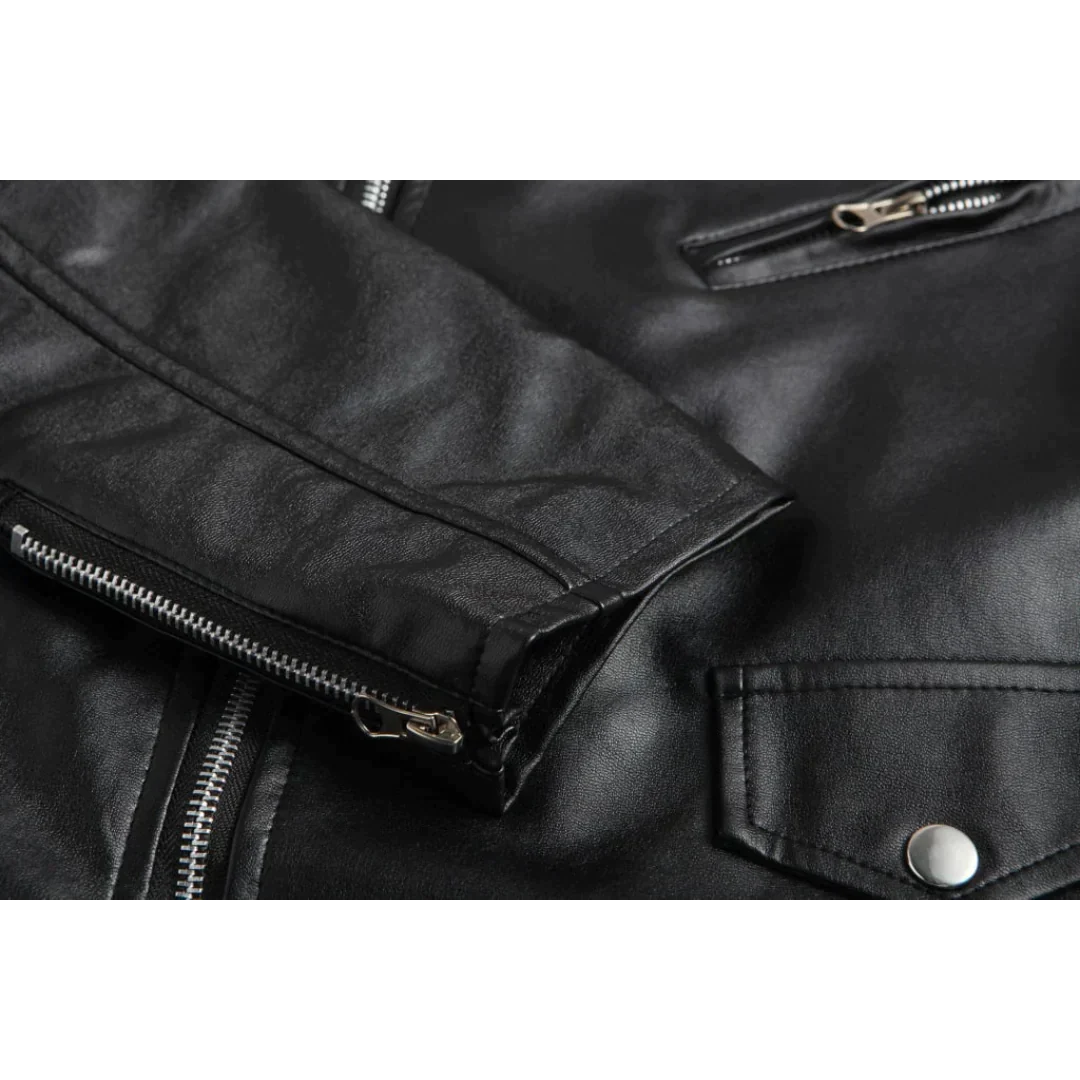 Veste en cuir homme, élégante et durable. Coupe raffinée, cuir de qualité supérieure.  Idéale pour toutes occasions.