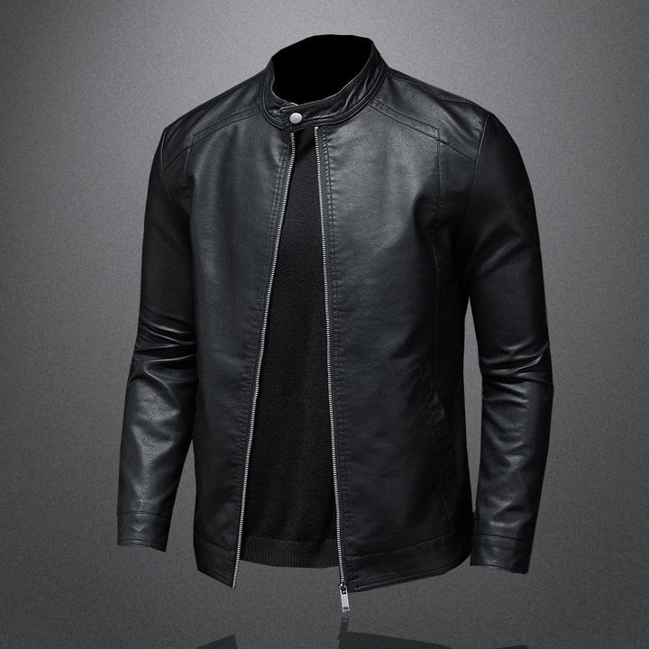 "Veste en cuir noir pour hommes, design épuré, poches zippées, coupe chic et polyvalente, idéale pour toute occasion."