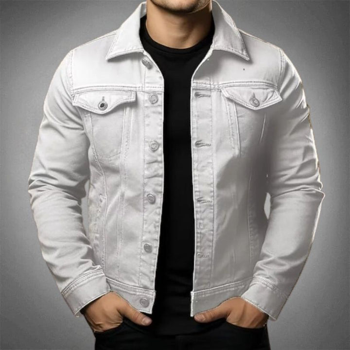 "Veste en denim pour homme, élégante et moderne, couleur indigo, design polyvalent, idéale pour un look raffiné."