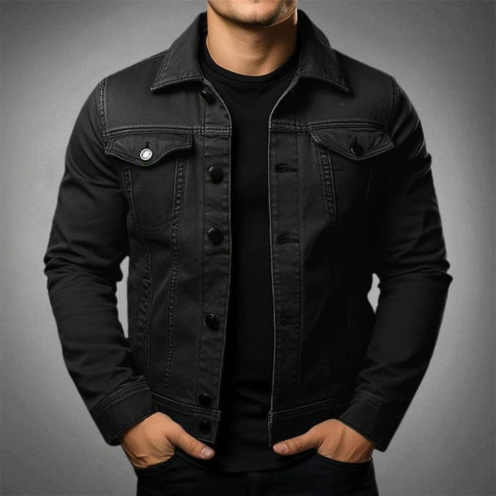 "Veste en denim pour homme, élégante et moderne, couleur indigo, design polyvalent, idéale pour un look raffiné."