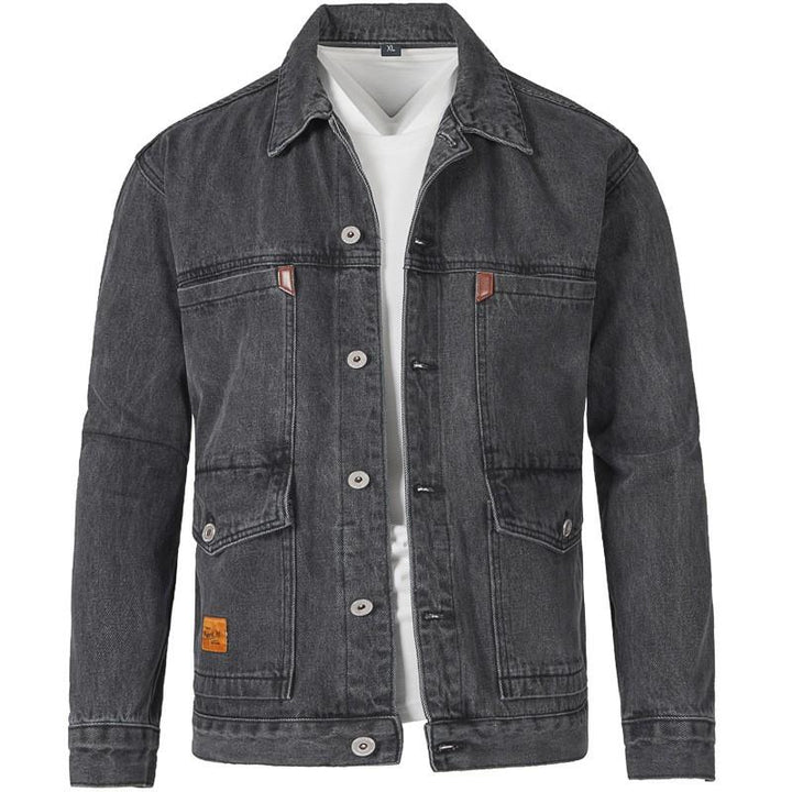 Veste en jean décontractée bleue pour hommes, coupe classique avec poches poitrine, idéale pour tous les styles.