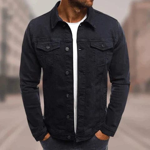 Veste en jean homme chic, coupe slim moderne, détails contrastés sur denim bleu, style streetwear urbain polyvalent.