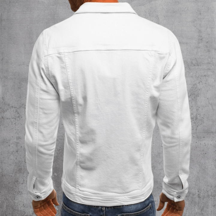 Veste en jean homme confortable, style streetwear et tendance, parfaite pour l'automne et la saison froide.