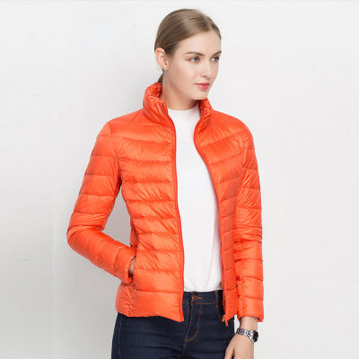 Veste femme légère et élégante, imperméable, adaptée à la mode féminine de mi-saison.