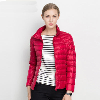 Veste femme décontractée, imperméable, coupe-vent, pour un look stylé en ville.