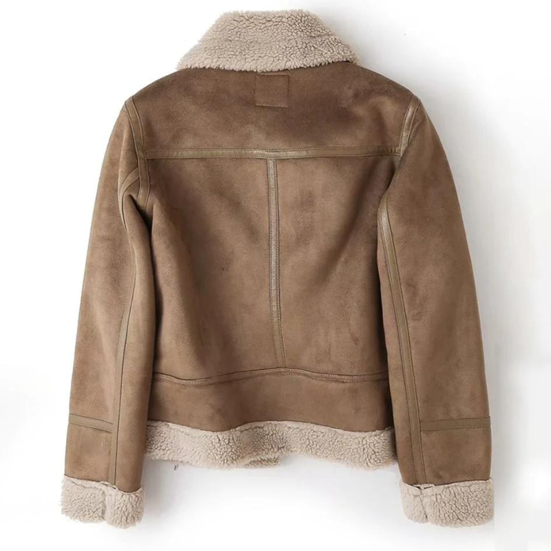 Veste chaude d'hiver pour femmes, design moderne et doublure douillette. Idéale pour affronter le froid avec style et confort.