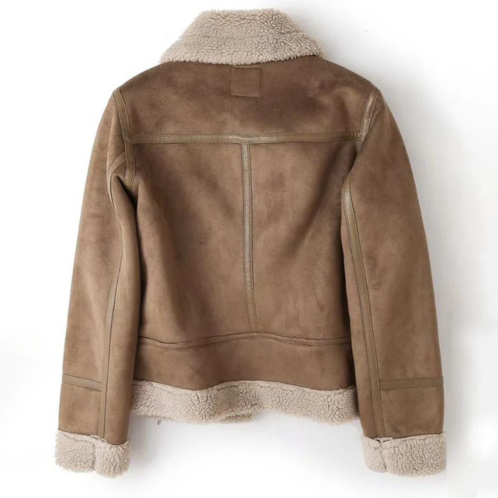 Veste chaude d'hiver pour femmes, design moderne et doublure douillette. Idéale pour affronter le froid avec style et confort.