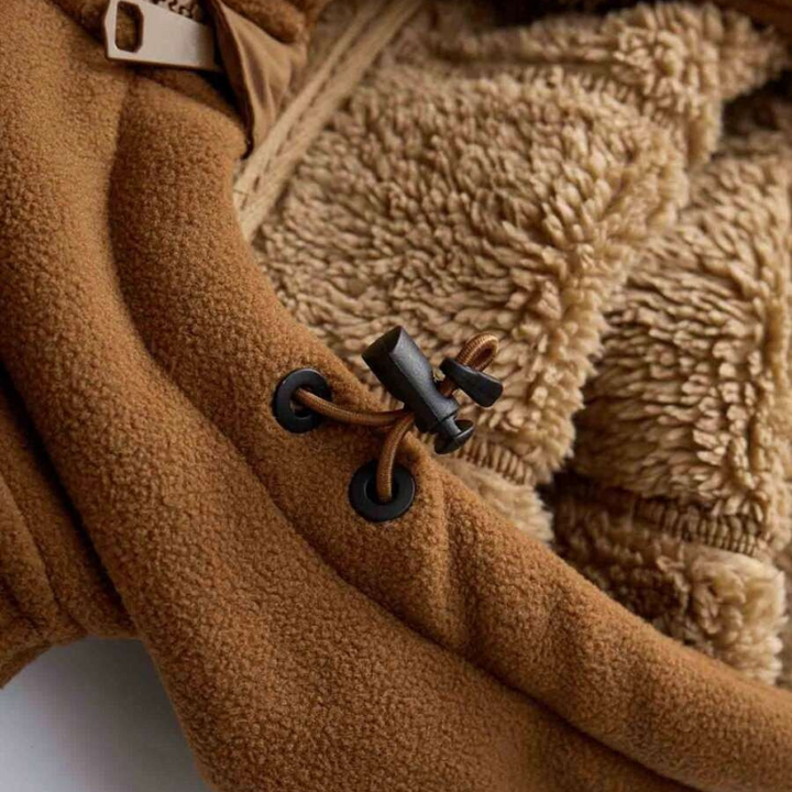 Veste d'hiver homme décontractée en polaire. Chaude et confortable avec capuche, parfaite pour le quotidien.