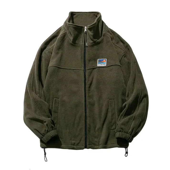 Veste hivernale urbaine homme élégante, offrant chaleur et confort, parfaite pour le style décontracté de ville.