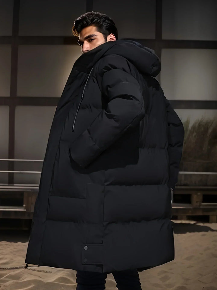 Veste homme chaude à capuche, coupe-vent.  Idéale pour l'hiver. Design élégant et confortable.