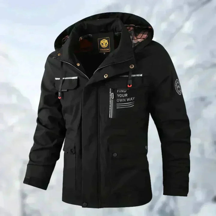 Homme actif portant une veste coupe-vent imperméable, parfaite pour le sportswear automne/hiver et les activités de plein air.