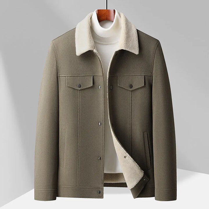 Veste homme blanche à col, style urbain moderne, parfaite pour les sorties décontractées en automne-hiver.