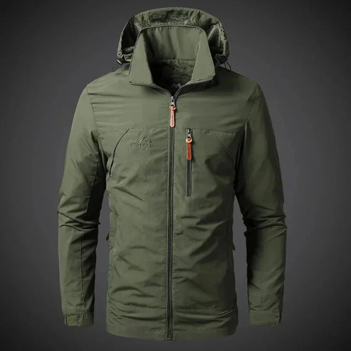 "Veste imperméable homme confortable, élégante, en vert kaki, offrant protection contre le vent et la pluie."
