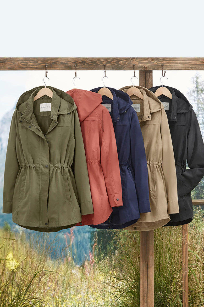 Veste imperméable pliable, légère et polyvalente. Idéale pour toutes les occasions.