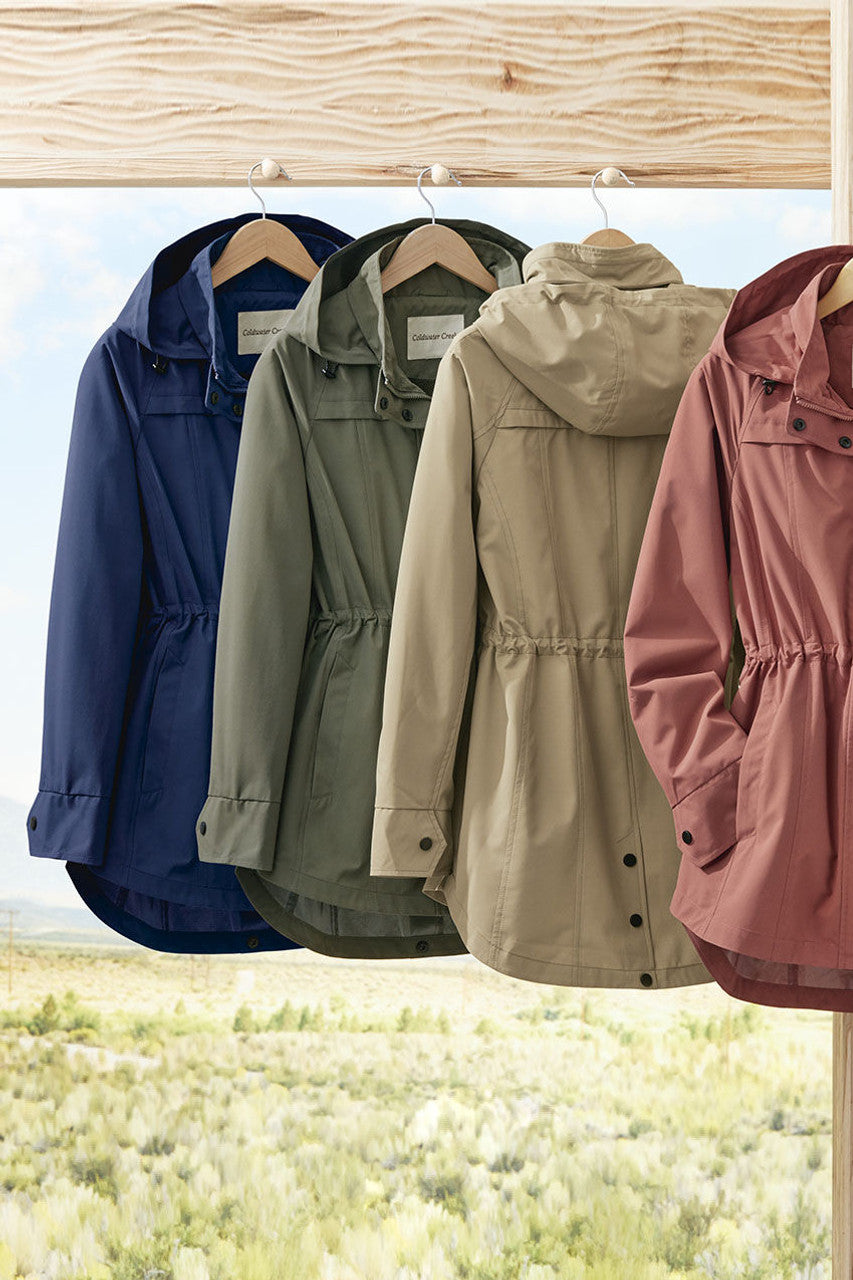 Veste imperméable pliable, légère et polyvalente. Idéale pour toutes les occasions.