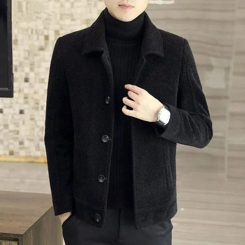 Veste isolée homme, chaude et confortable, coupe large boutonnée, idéale pour l'hiver décontracté. Manteau masculin.