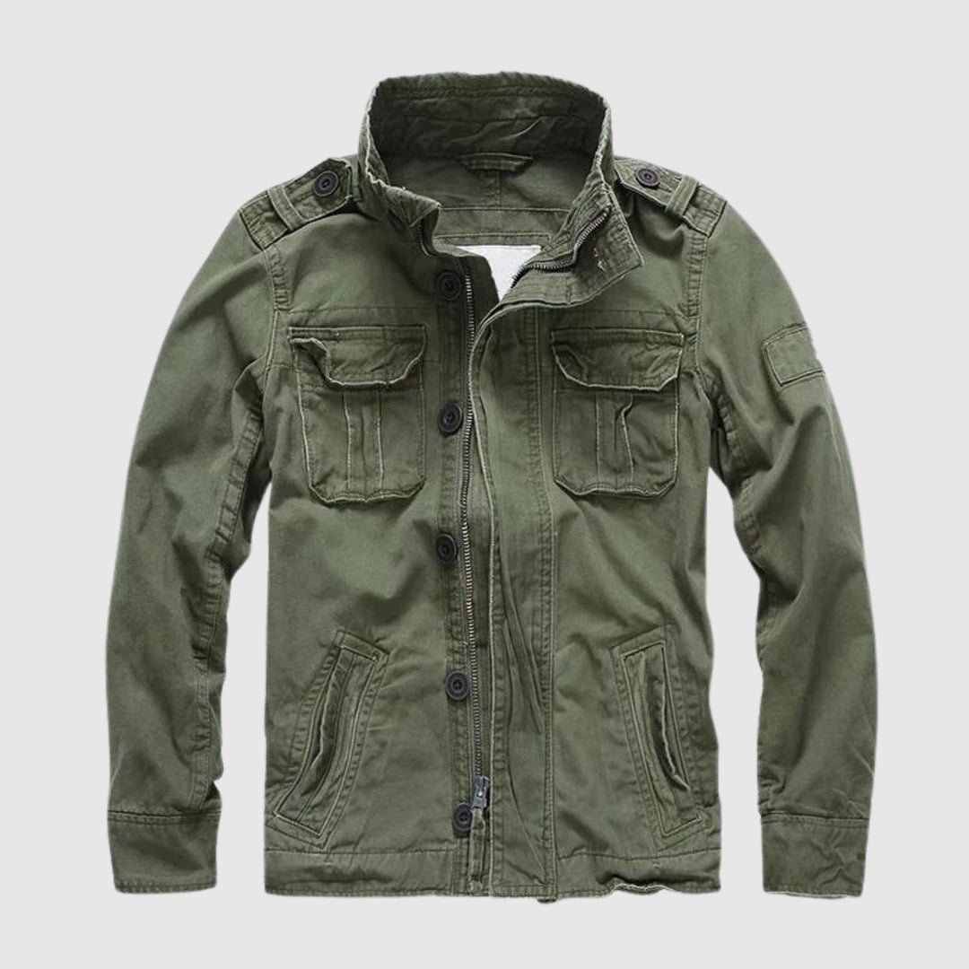 Veste jean rétro homme, style classique, plusieurs poches.  Coupe ajustée.