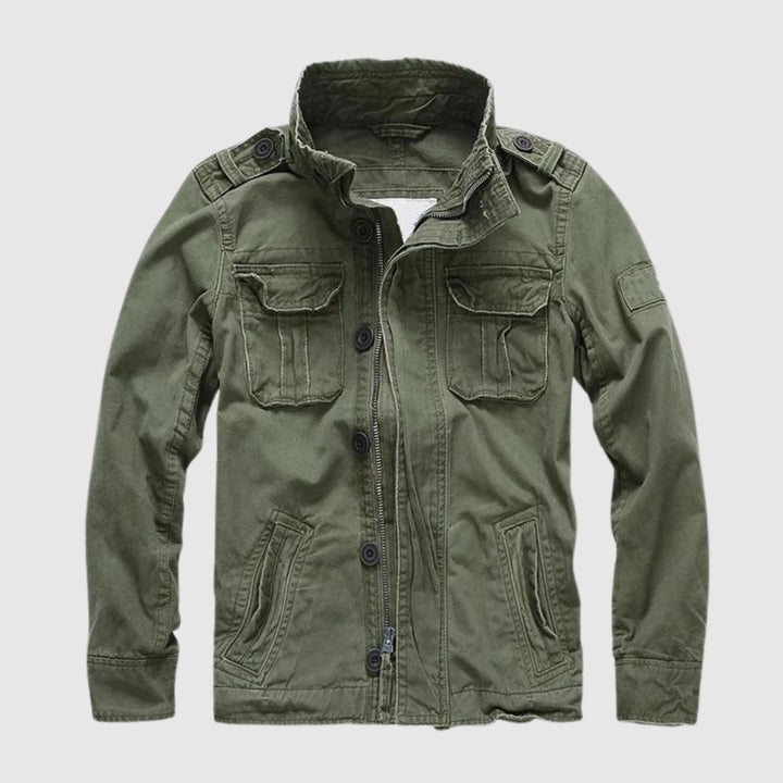 Veste jean rétro homme, style classique, plusieurs poches.  Coupe ajustée.
