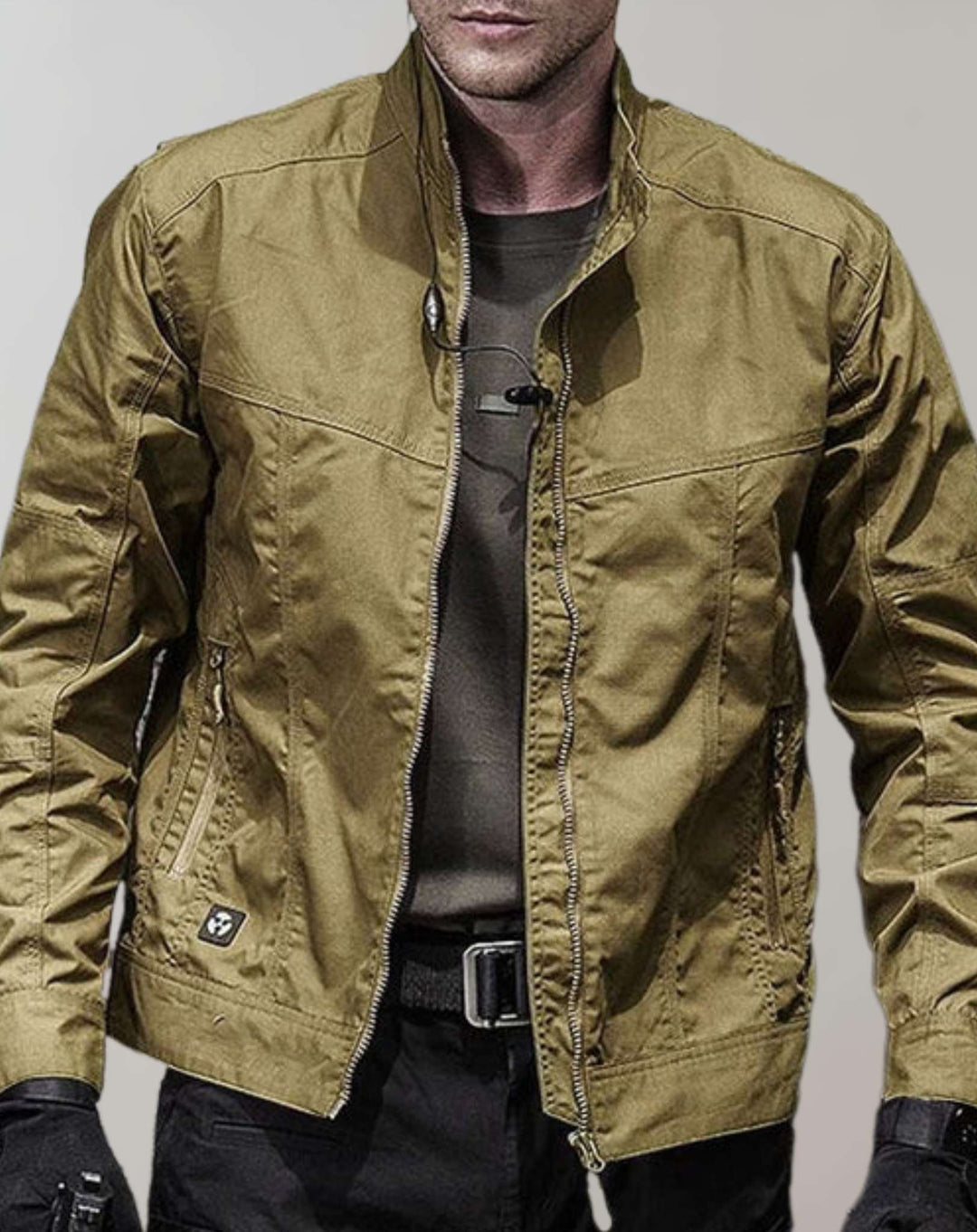 Veste légère homme, élégante et respirante, coupe moderne, idéale pour l'été, en coton et polyester, couleur neutre.
