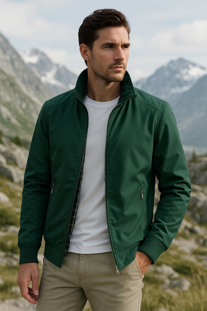 Veste légère homme été, coupe élégante et ajustée, tissu respirant bleu, idéale pour occasions casual ou semi-formelles.