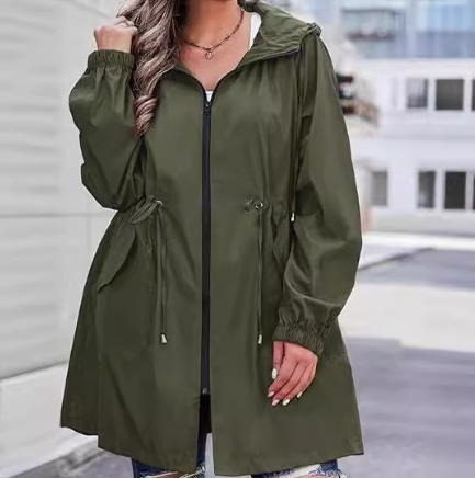 Veste longue femme à capuche, élégante et confortable. Coupe flatteuse, idéale pour toutes les occasions.
