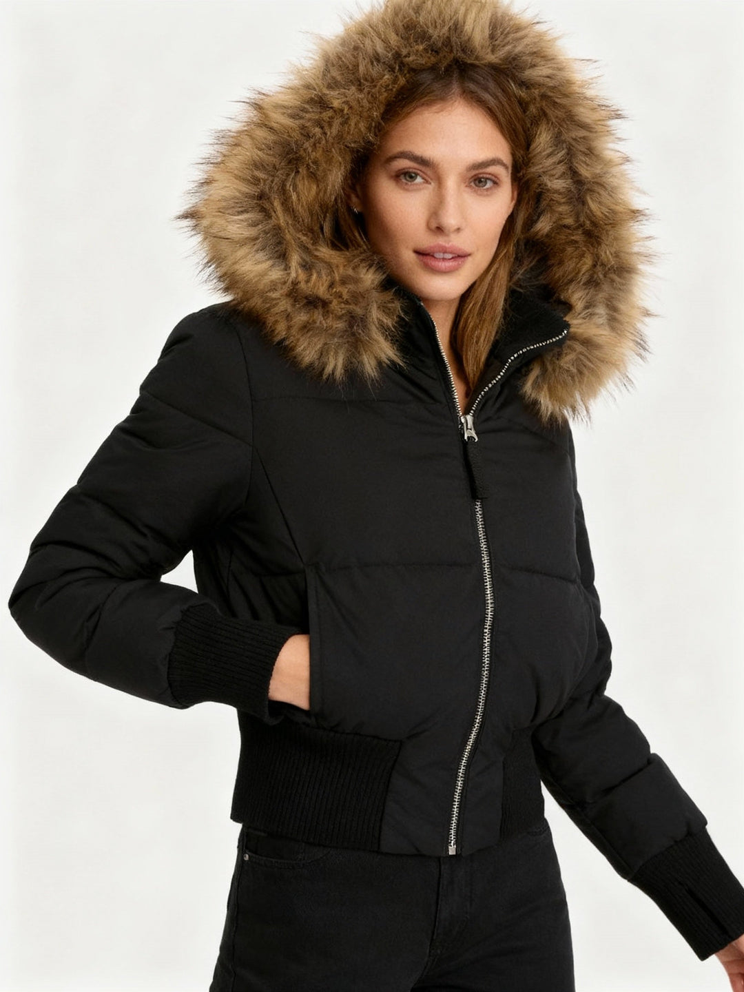 Manteau hiver femme matelassé, léger et isolant. Veste doudoune élégante, parfaite pour le froid hivernal.