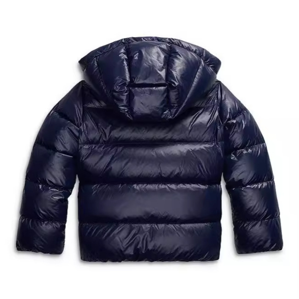 Veste d'hiver matelassée femme, design moderne et léger. Offre chaleur et élégance pour un vêtement extérieur tendance.