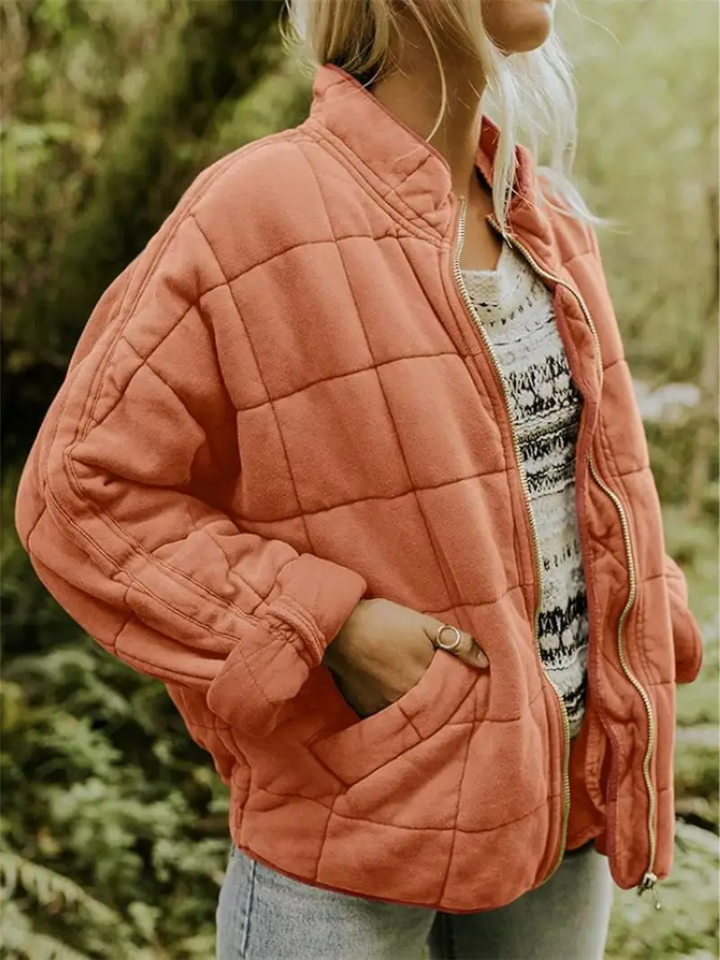 "Veste matelassée élégante pour femmes automne, coupe flatteuse, finition mate, couleurs variées."