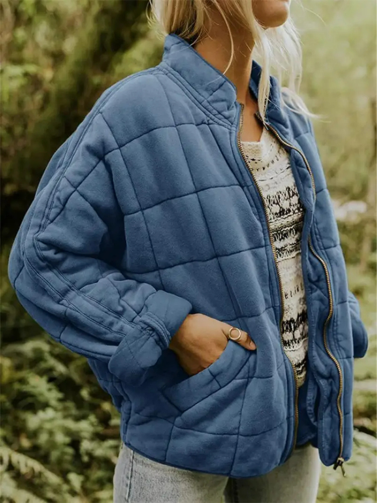 "Veste matelassée élégante pour femmes automne, coupe flatteuse, finition mate, couleurs variées."