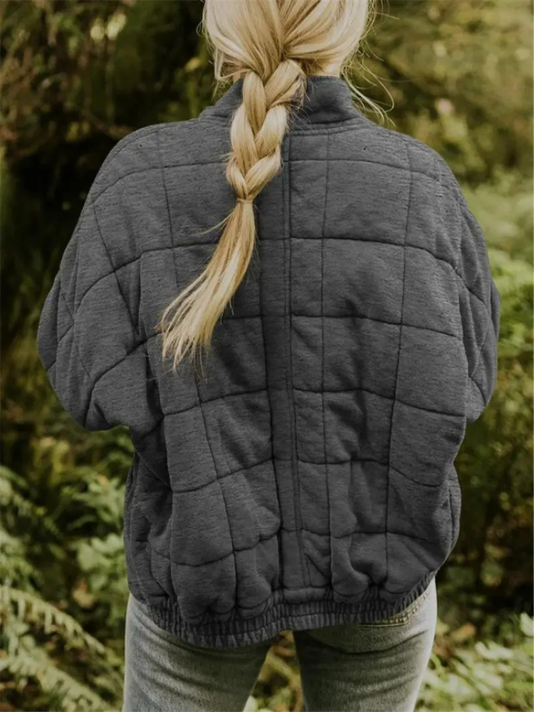 "Veste matelassée élégante pour femmes automne, coupe flatteuse, finition mate, couleurs variées."