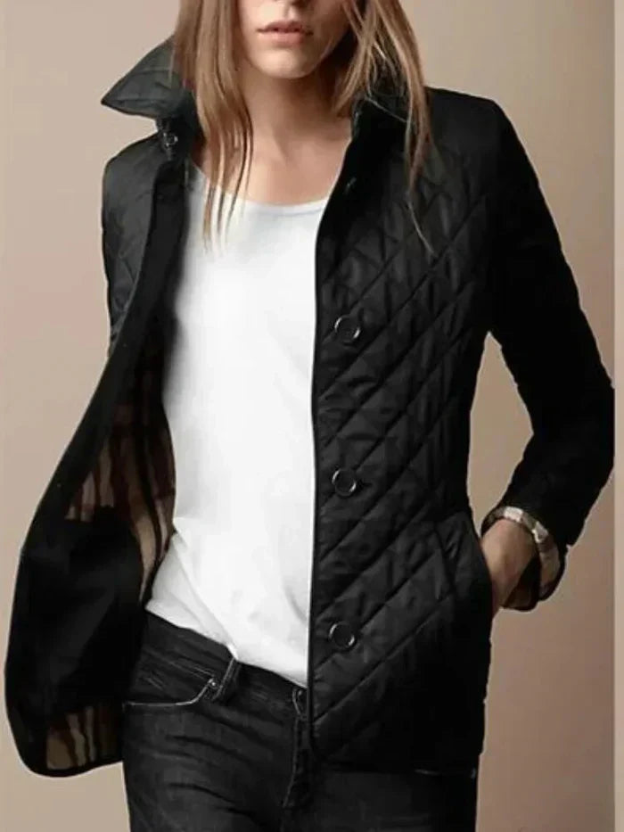 Veste matelassée femme, carreaux, hiver. Légère et isolante, idéale pour le froid.