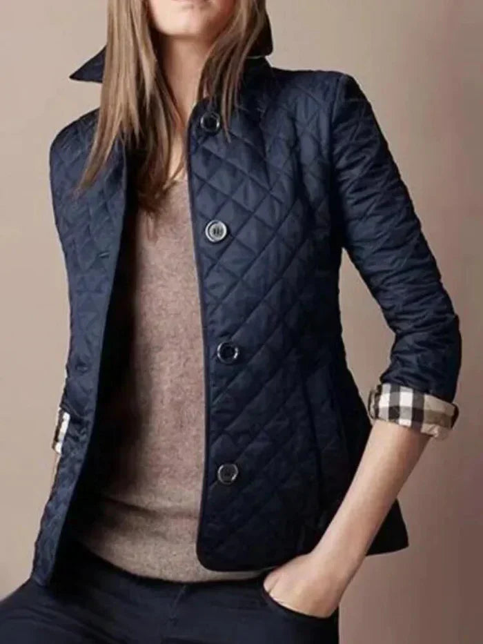 Veste matelassée femme, carreaux, hiver. Légère et isolante, idéale pour le froid.