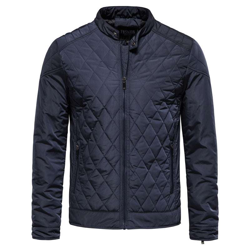 Veste matelassée homme bleu marine, coupe élégante et légère. Idéale pour l'automne.