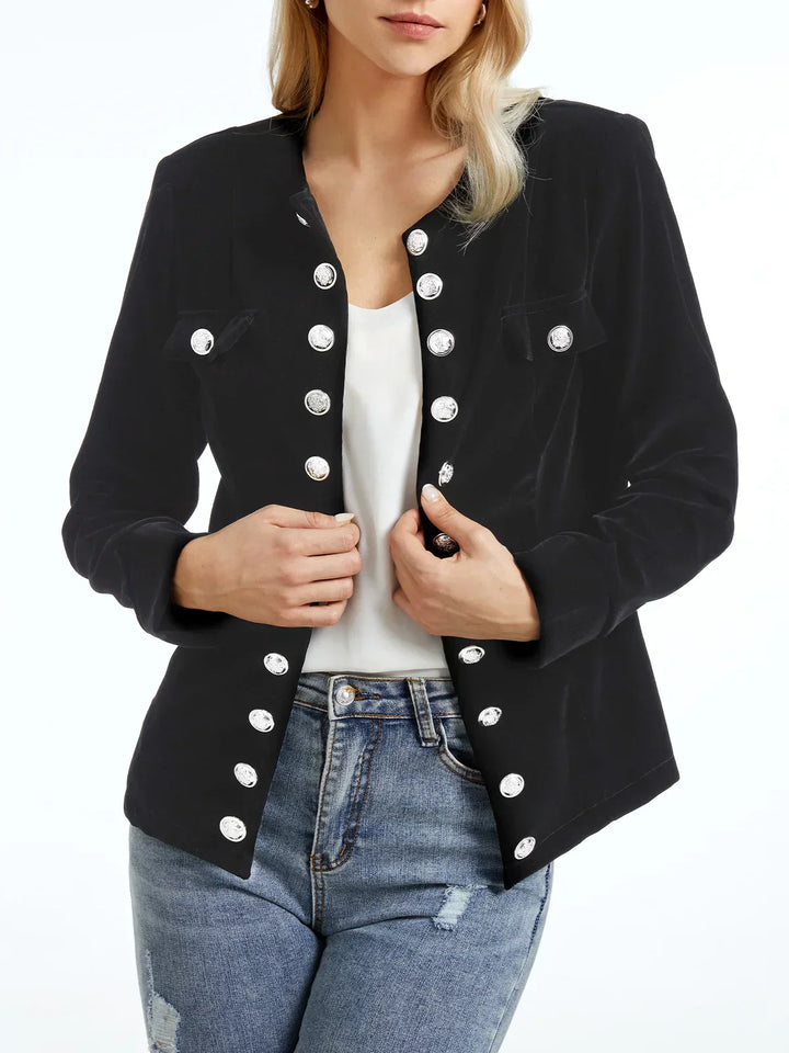 Veste officier femme, coupe cintrée, boutons métalliques.  Elégance et style militaire chic.