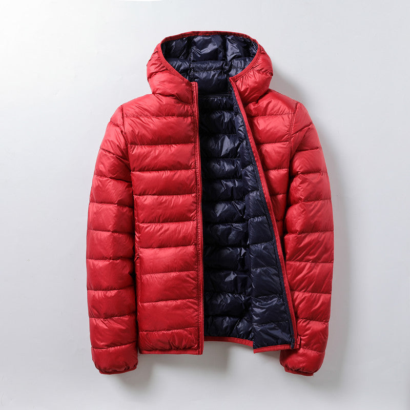 Modèle portant la veste polaire unisexe Nordika. Légère, thermique et parfaite pour le sport et l'extérieur en hiver.