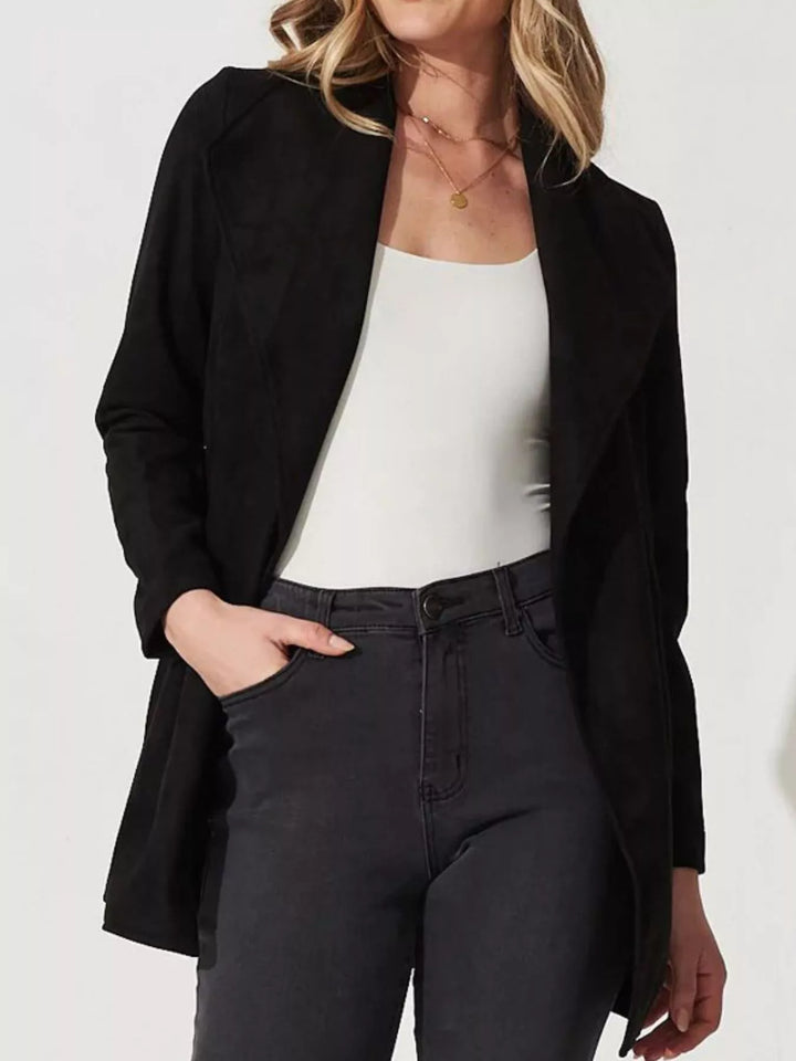Nouvelle veste femme à col large, chic et moderne, idéale pour la mode décontractée du printemps.