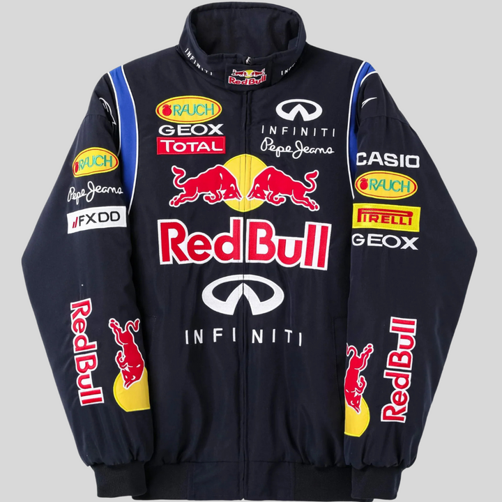 Veste sport automobile rétro, coupe ajustée. Style vintage élégant pour homme et femme.